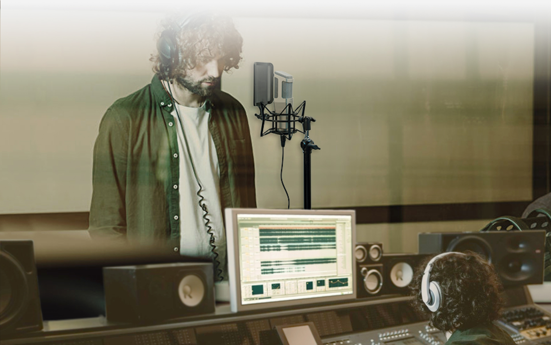 Extended Dynamic Range and High SPL for Ideal Vocal Recording
