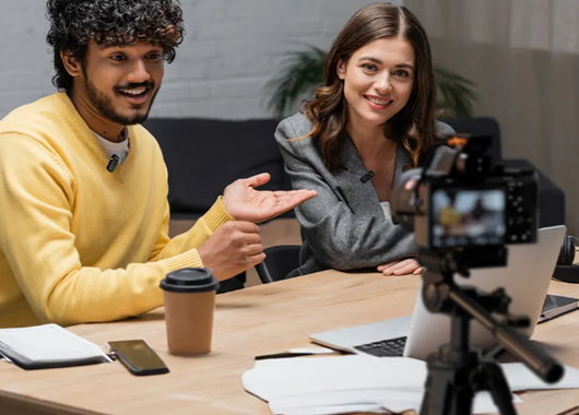 How to Choose Microphones for Live Streams?
